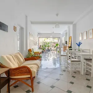 Hasta La Vista Hostel Sarande